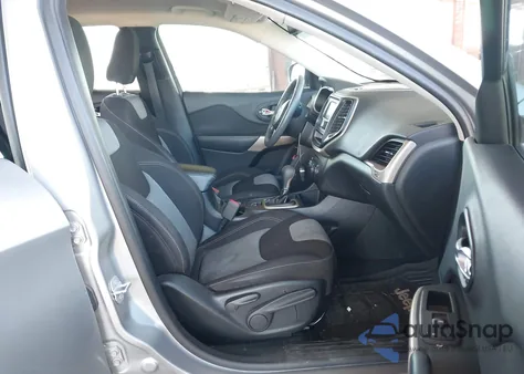 2018 Jeep Cherokee Latitude Fwd z USA, uszkodzony, nr VIN 1C4PJLCB3JD537529